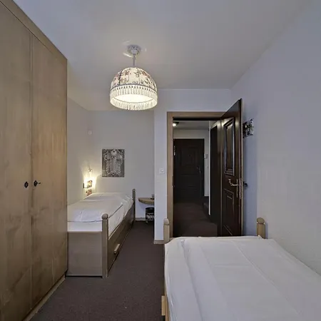 Chesa Murtiroel - Apartment Samedan